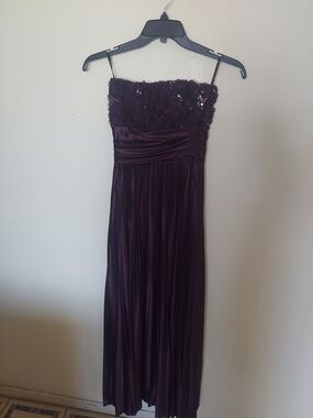 Xtraordinary Deep Purple Strapless Sequin Pleated Prom Gown Size 7